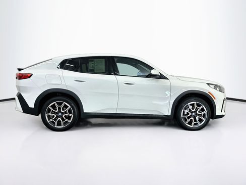 Used 2026 BMW X2 xDrive28i AWD/4WD image 10