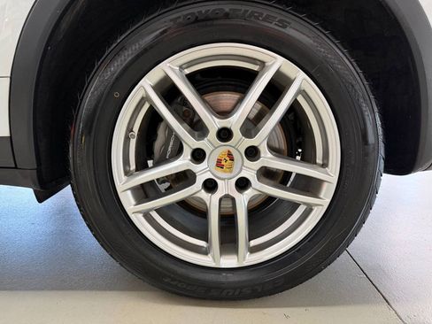 Used 2016 Porsche Cayenne Diesel AWD/4WD image 30
