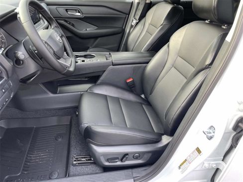 New 2026 Nissan Rogue SV w/ SV Premium Package FWD image 21