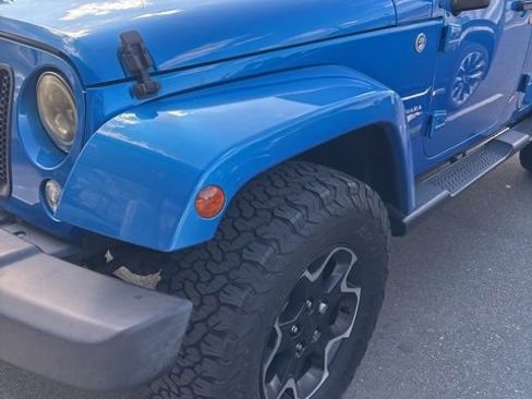 Used 2015 Jeep Wrangler Unlimited Sahara w/ Dual Top Group image 9