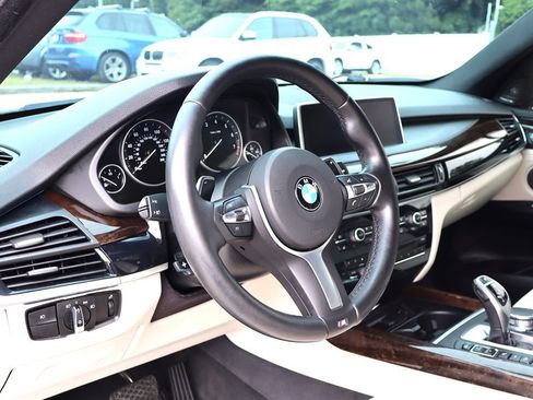 Used 2017 BMW X5 xDrive50i AWD/4WD image 18