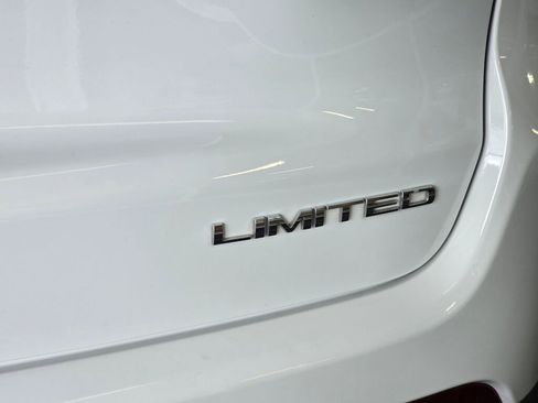 Used 2025 Jeep Compass Limited AWD/4WD image 14