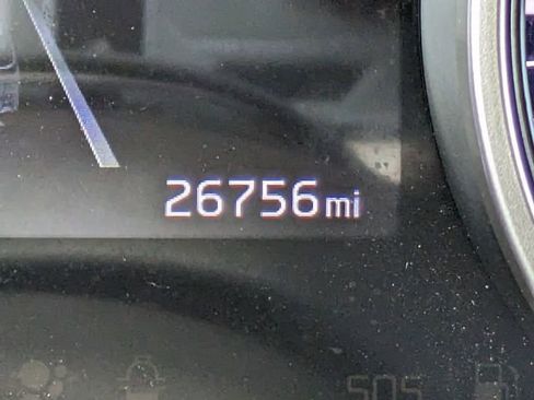 Used 2022 Kia Carnival LX image 30