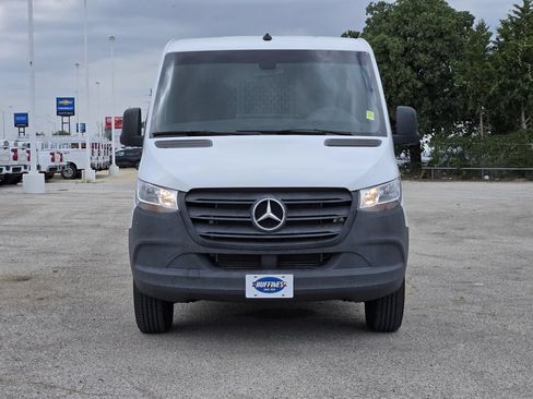Used 2023 Mercedes-Benz Sprinter 2500 image 2