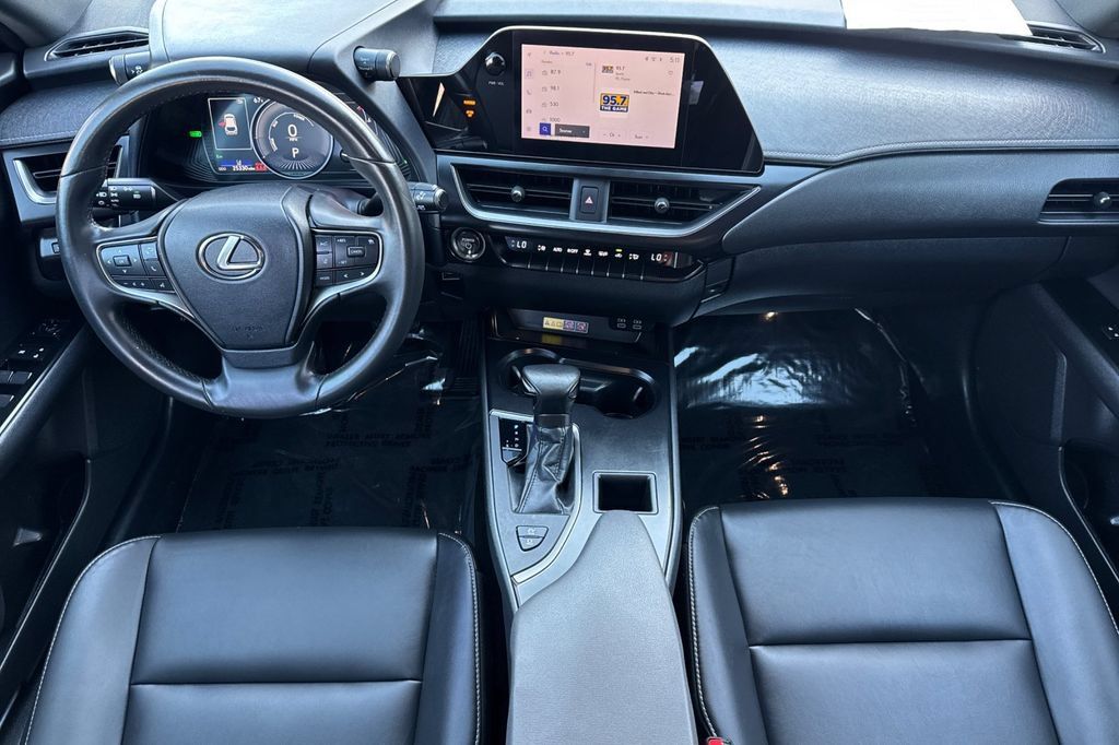 Used 2024 Lexus UX 250h FWD image 15