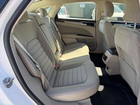 Used 2019 Ford Fusion SE FWD image 41