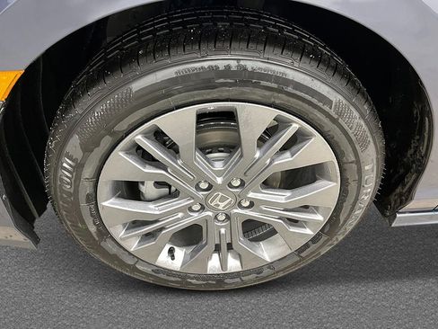 New 2026 Honda Odyssey Touring image 11