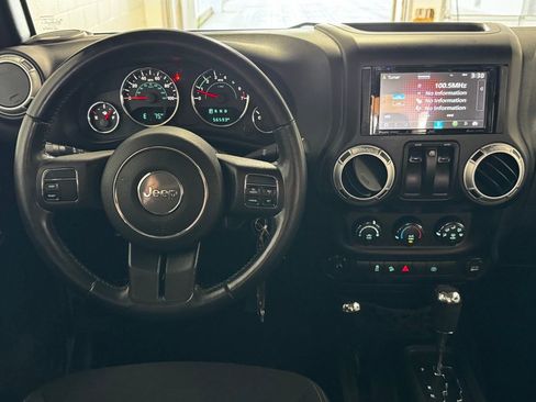 Used 2015 Jeep Wrangler Sahara image 11