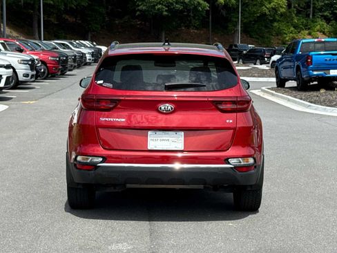 Used 2021 Kia Sportage EX w/ EX Technology Package FWD image 4