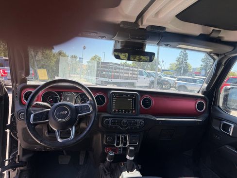 Used 2022 Jeep Gladiator Rubicon w/ Cold Weather Group AWD/4WD image 11