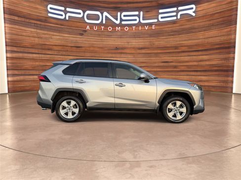 Used 2019 Toyota RAV4 XLE image 6