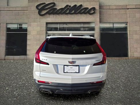 Certified 2023 Cadillac XT4 Luxury w/ Cold Weather Package AWD/4WD image 4