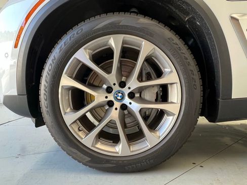 Certified 2025 BMW X5 xDrive50e w/ Premium Package image 24