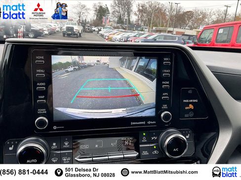 Used 2022 Toyota Highlander XLE image 22