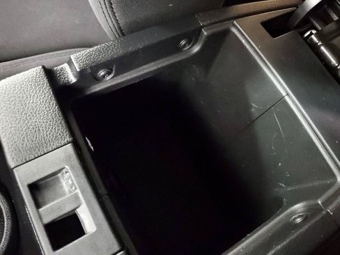 Used 2015 Jeep Wrangler Sport AWD/4WD image 31