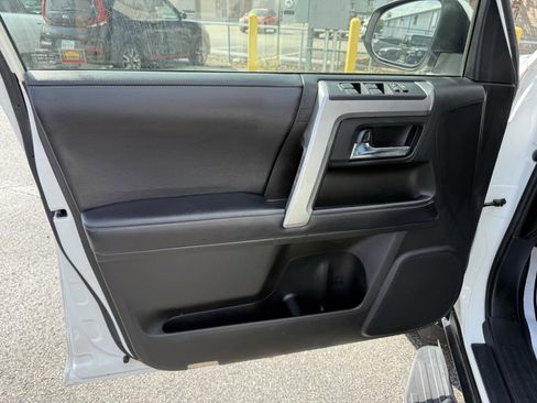 Used 2018 Toyota 4Runner 2WD image 11