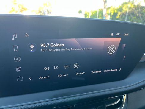 Used 2025 Buick Envista Sport Touring image 21