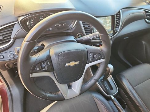 Certified 2017 Chevrolet Trax LT w/ LT Convenience Package image 10