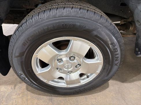 Used 2011 Toyota Tundra Limited w/ Memory Pkg AWD/4WD image 30