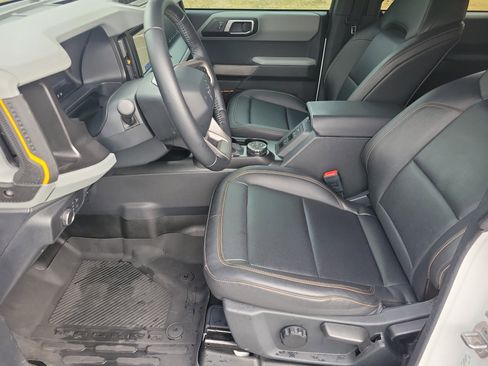 Used 2021 Ford Bronco Badlands image 4