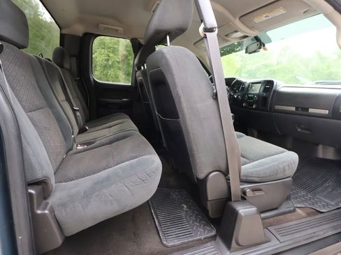 Used 2007 Chevrolet Silverado 1500 LT w/ 1LT Convenience Package AWD/4WD image 11