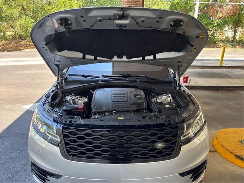 Used 2020 Land Rover Range Rover Velar R-Dynamic S image 11