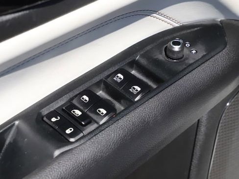 Used 2025 Jeep Compass Limited AWD/4WD image 17