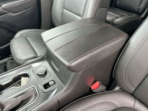 Used 2023 Chevrolet Traverse RS AWD/4WD image 21