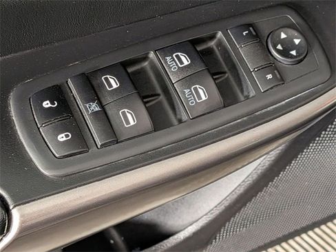 Used 2020 Jeep Cherokee Latitude Plus image 15