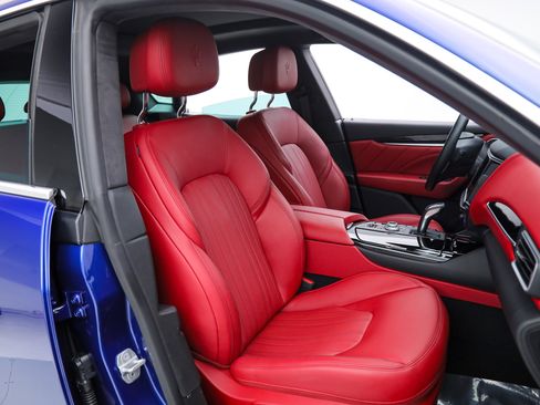 Certified 2023 Maserati Levante GT AWD/4WD image 13