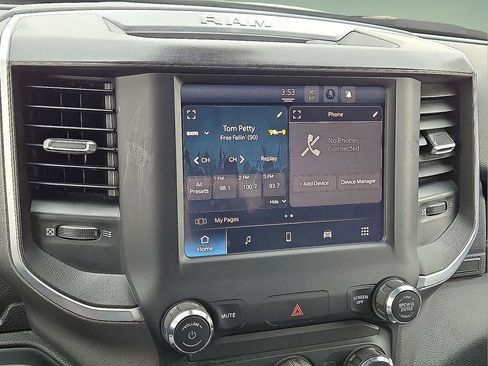 Used 2024 RAM 2500 Big Horn image 25