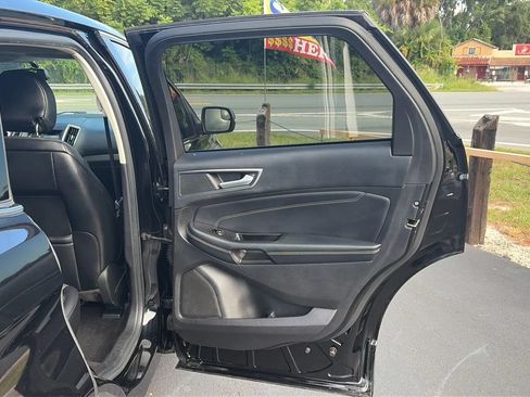 Used 2018 Ford Edge Titanium w/ Equipment Group 301A FWD image 17