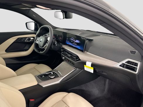 Used 2025 BMW 230i Coupe w/ Premium Package image 26