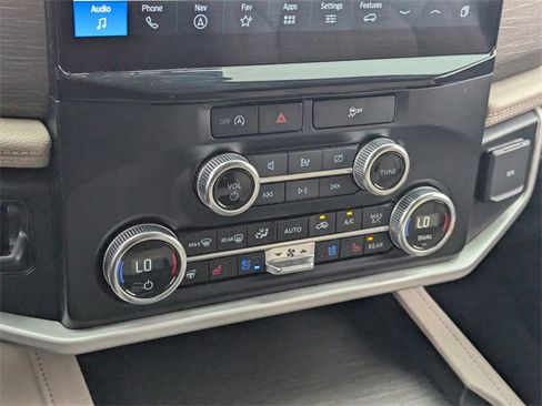 Used 2024 Ford Expedition Max Limited image 28