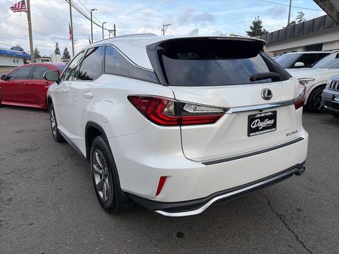 Used 2019 Lexus RX 350L Premium w/ Premium Package image 3