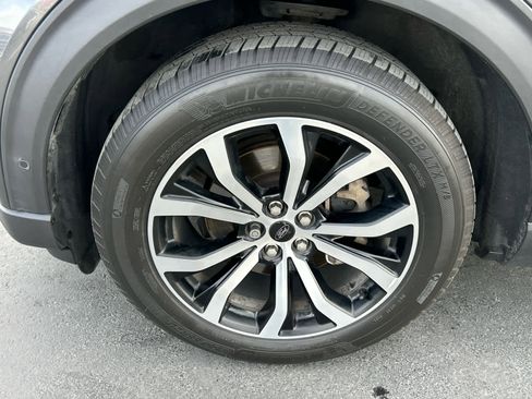 Used 2020 Ford Explorer ST w/ Premium Technology Package image 13