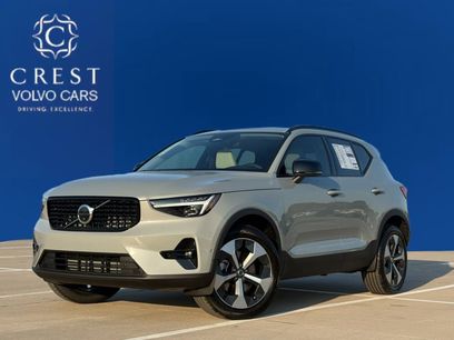 New 2026 Volvo XC40 B5 Plus w/ Protection Package Premier