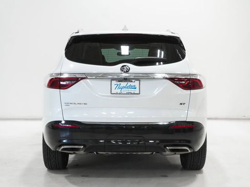 Used 2023 Buick Enclave Essence w/ Experience Buick Package image 6