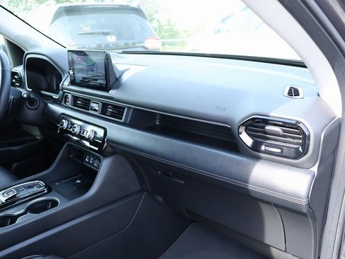 Used 2023 Honda Pilot Elite image 9