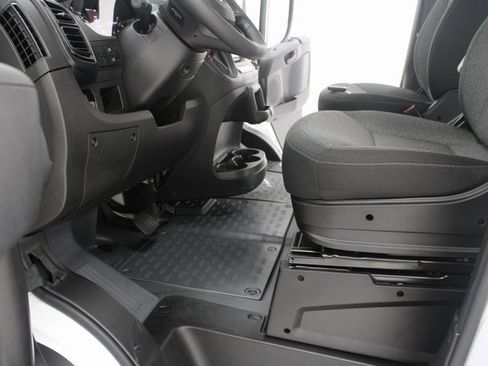 Used 2025 RAM ProMaster 2500 w/ Storage Group image 15