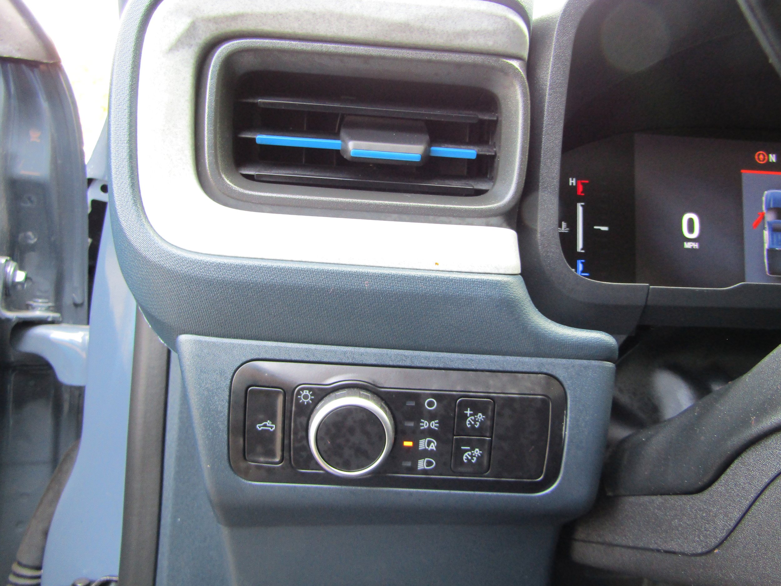 Used 2025 Ford Maverick XLT w/ XLT Luxury Package AWD/4WD image 18