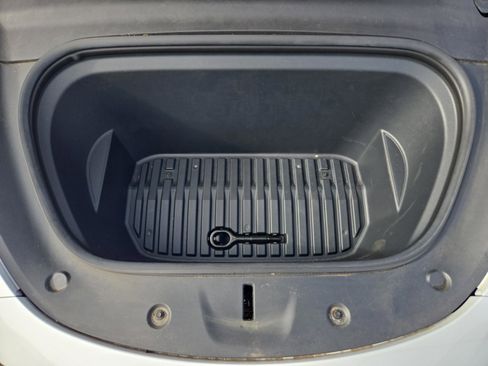 Used 2020 Tesla Model Y Long Range image 35