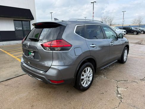 Used 2017 Nissan Rogue SV w/ Sun & Sound Touring Package AWD/4WD image 17