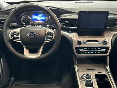 Used 2023 Ford Explorer XLT w/ Equipment Group 202A image 10