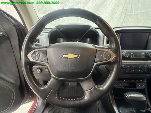 Used 2019 Chevrolet Colorado Z71 AWD/4WD image 3