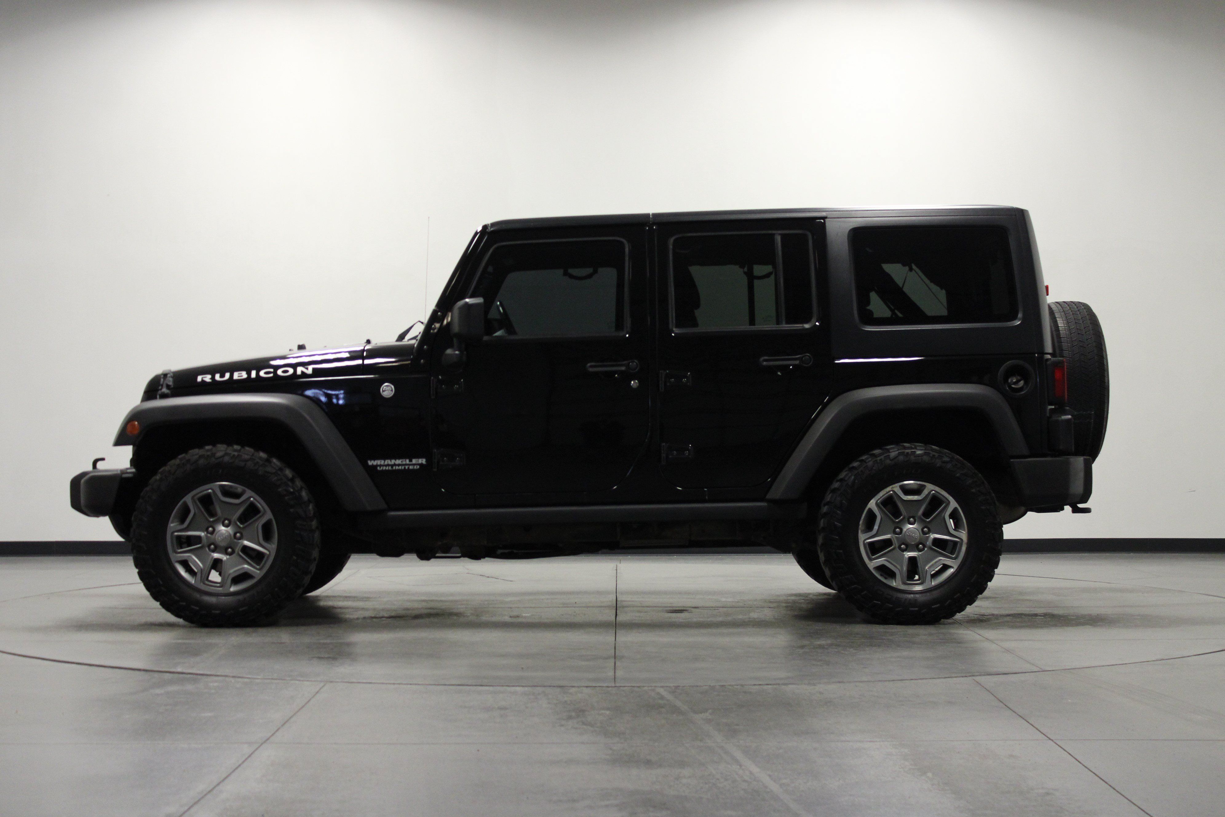 Used 2016 Jeep Wrangler Unlimited Rubicon w/ Max Tow Package AWD/4WD image 7