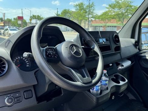 Used 2023 Mercedes-Benz Sprinter 2500 image 16