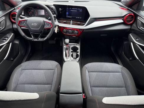 Used 2024 Chevrolet Trax RS w/ Driver Confidence Package FWD image 12