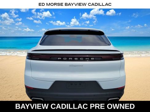 Used 2025 Porsche Cayenne Coupe AWD/4WD image 3