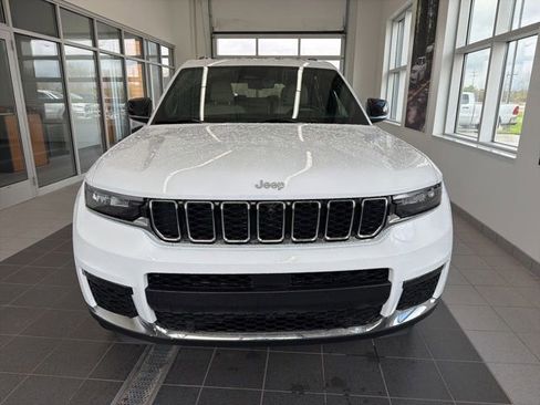 Used 2024 Jeep Grand Cherokee L Limited w/ Luxury Tech Group II AWD/4WD image 2
